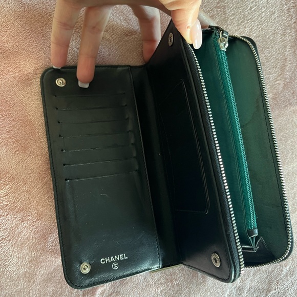 Chanel Wallet - Picture 3 of 11